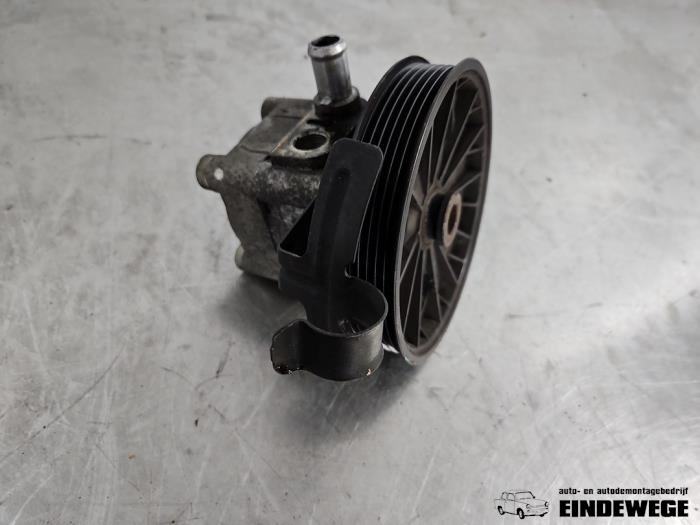 Usagé Pompe de direction Volvo S60 I (RS/HV) 2.4 20V 140 Prix € 52,50 Règlement à la marge proposé par Auto- en demontagebedrijf Eindewege
