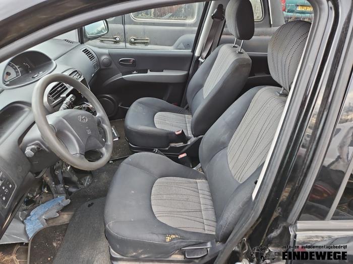 Używane Fotel prawy Hyundai Matrix 1.6 16V Cena na żądanie oferowane przez Auto- en demontagebedrijf Eindewege