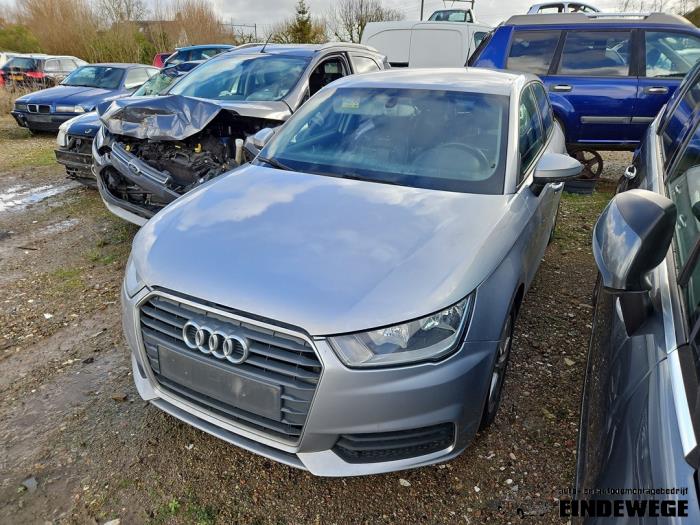Używane Przód kompletny Audi A1 Sportback (8XA/8XF) 1.0 TFSI Ultra 12V Cena € 2.750,00 Procedura marży oferowane przez Auto- en demontagebedrijf Eindewege