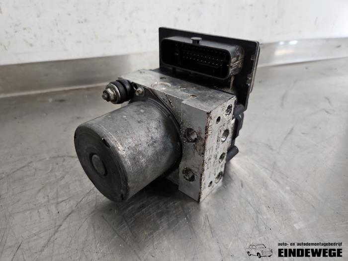 Używane Pompa ABS Seat Exeo ST (3R5) 1.8 T 20V Cena € 45,00 Procedura marży oferowane przez Auto- en demontagebedrijf Eindewege