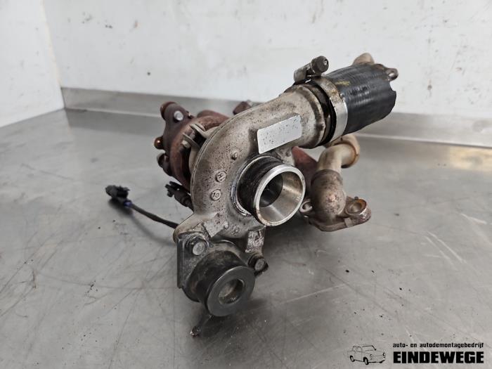 Turbo van een Kia Cee'd (EDB5) 1.6 CRDi 16V 2011