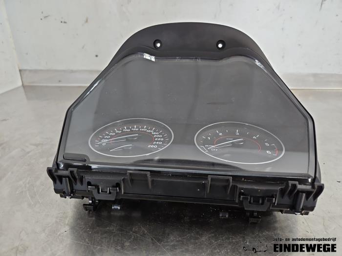Begagnade Instrumentpanel BMW 1 serie (F20) 116d 1.6 16V Efficient Dynamics Pris € 52,50 Marginaltabell erbjuds av Auto- en demontagebedrijf Eindewege