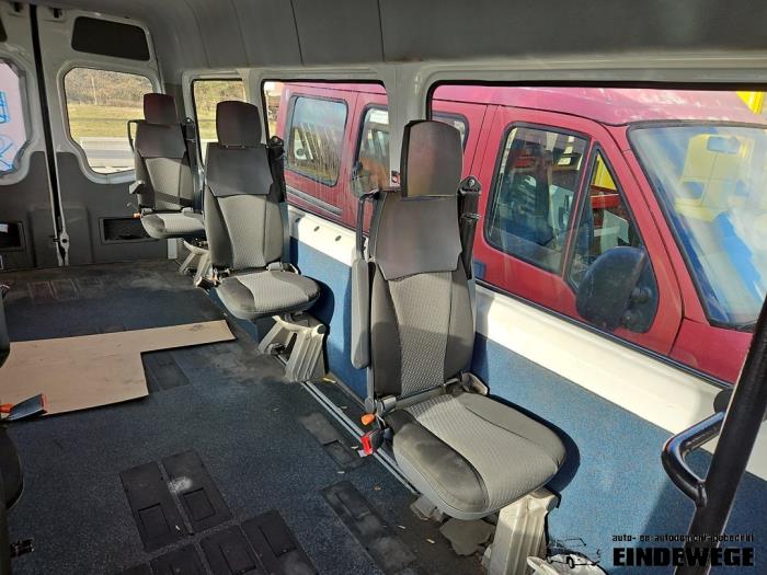 Używane Fotel (bus) Volkswagen Crafter 2.0 TDI 16V Cena na żądanie oferowane przez Auto- en demontagebedrijf Eindewege