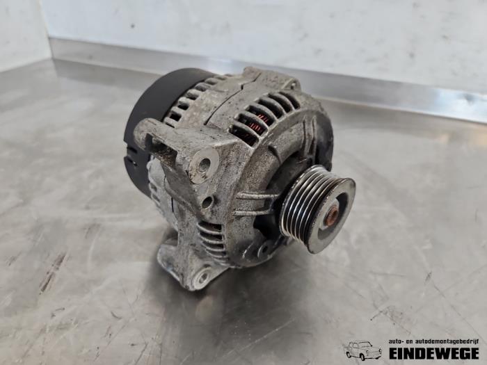 Usagé Dynamo Volvo V70 (GW/LW/LZ) 2.5 10V Prix € 52,50 Règlement à la marge proposé par Auto- en demontagebedrijf Eindewege