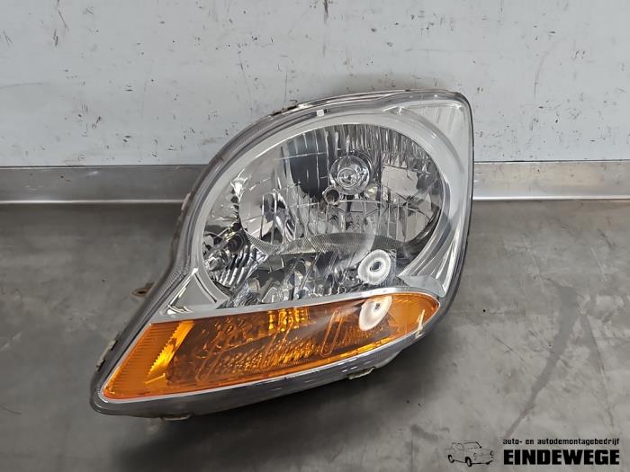 Używane Reflektor lewy Chevrolet Matiz (M200) 1.0 Cena € 20,00 Procedura marży oferowane przez Auto- en demontagebedrijf Eindewege