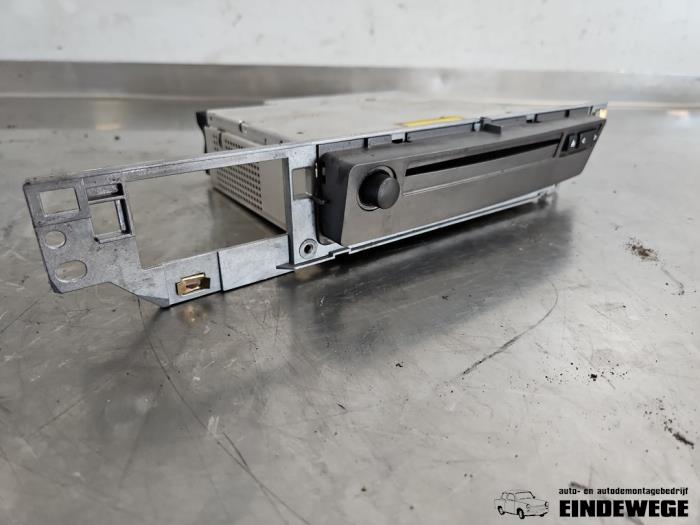 Używane System nawigacji BMW 7 serie (E65/E66/E67) 745i,Li 4.4 V8 32V Cena € 105,00 Procedura marży oferowane przez Auto- en demontagebedrijf Eindewege