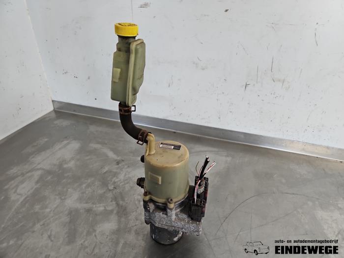Begagnade Servostyrningspump Mazda 5 (CR19) 2.0i 16V Pris € 40,00 Marginaltabell erbjuds av Auto- en demontagebedrijf Eindewege