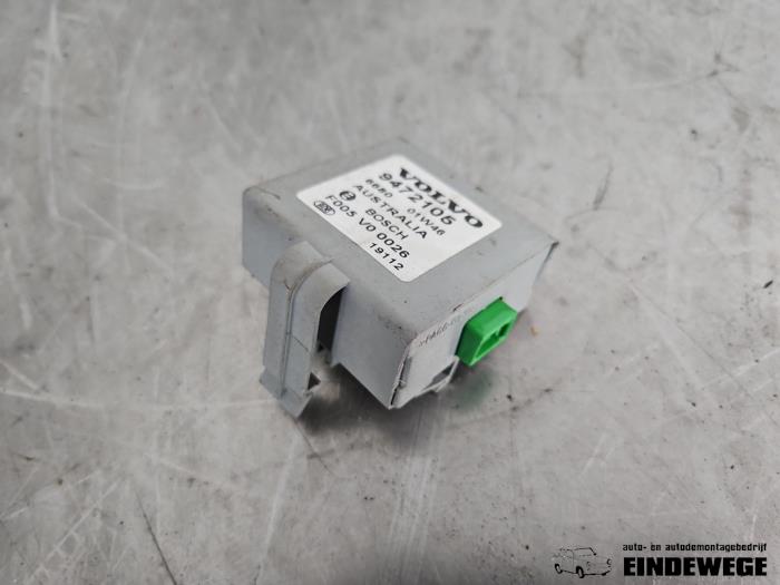 Używane Modul alarmu Volvo S60 I (RS/HV) 2.4 20V 140 Cena € 20,00 Procedura marży oferowane przez Auto- en demontagebedrijf Eindewege