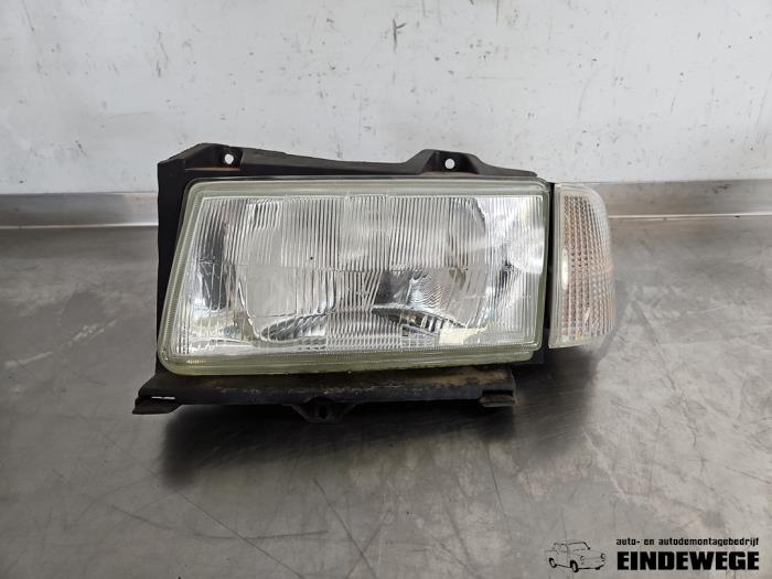 Używane Reflektor lewy Peugeot Expert (222/224) 2.0 HDi 90 Cena € 20,00 Procedura marży oferowane przez Auto- en demontagebedrijf Eindewege