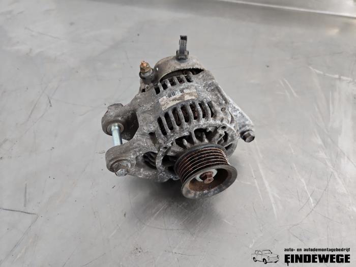 Begagnade Dynamo Daihatsu Sirion 2 (M3) 1.0 12V DVVT Pris € 35,00 Marginaltabell erbjuds av Auto- en demontagebedrijf Eindewege