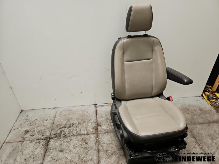 Używane Fotel prawy Ford Transit Custom 2.2 TDCi 16V Cena na żądanie oferowane przez Auto- en demontagebedrijf Eindewege