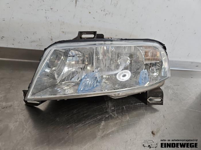 Gebrauchte Scheinwerfer links Fiat Stilo (192A/B) 1.6 16V Preis € 25,00 Margenregelung angeboten von Auto- en demontagebedrijf Eindewege