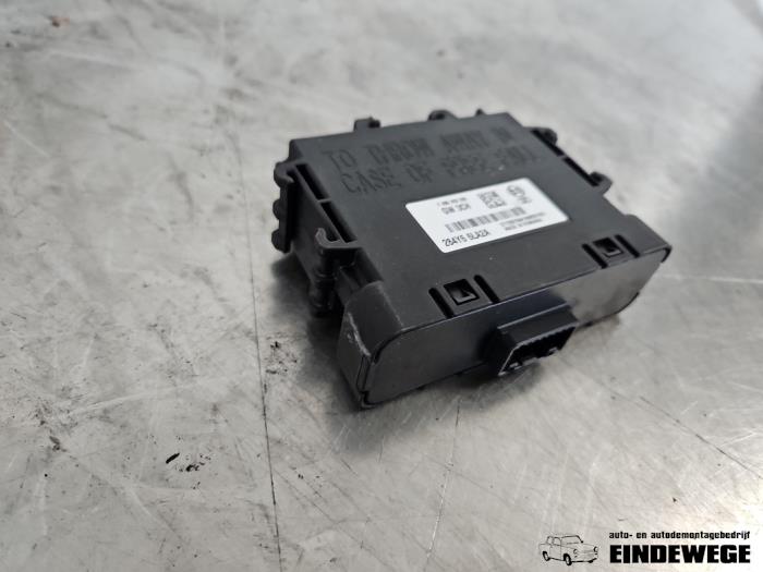 Używane Modul gateway Renault Twingo III (AH) 1.0 SCe 65 12V Cena € 40,00 Procedura marży oferowane przez Auto- en demontagebedrijf Eindewege