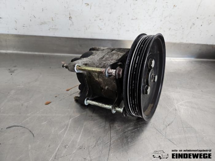 Usagé Pompe de direction BMW 3 serie (E46/4) 316i Prix € 52,50 Règlement à la marge proposé par Auto- en demontagebedrijf Eindewege