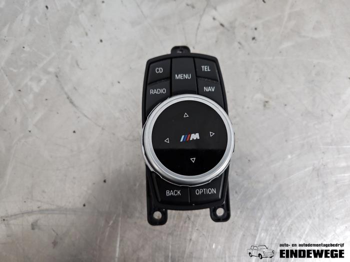 Begagnade Kontrollenhet, multimedia BMW 1 serie (F20) 116i 1.6 16V Pris € 88,50 Marginaltabell erbjuds av Auto- en demontagebedrijf Eindewege