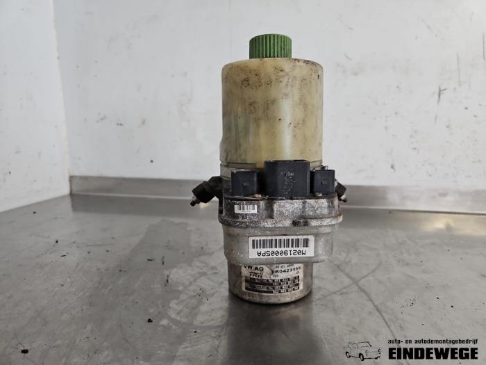 Usagé Pompe direction assistée Volkswagen Polo IV (9N1/2/3) 1.2 Prix € 52,50 Règlement à la marge proposé par Auto- en demontagebedrijf Eindewege