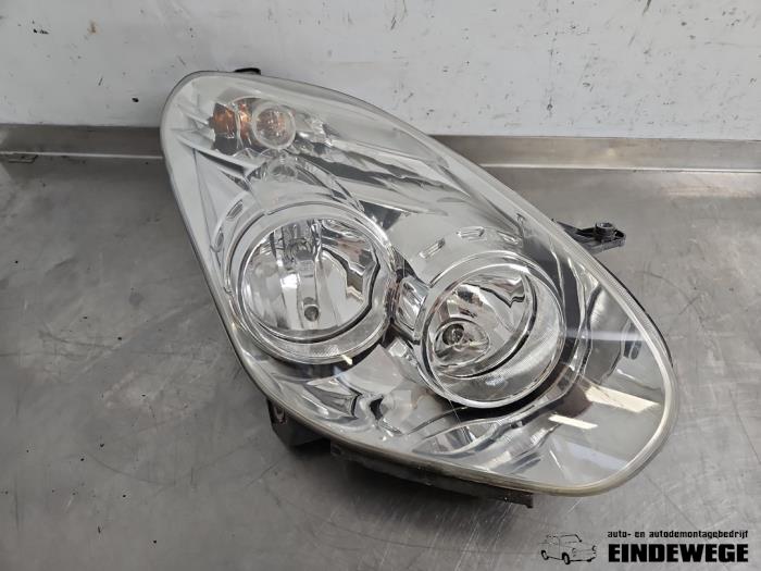 Używane Reflektor prawy Fiat Doblo Cargo (263) 1.3 D Multijet Cena € 52,50 Procedura marży oferowane przez Auto- en demontagebedrijf Eindewege