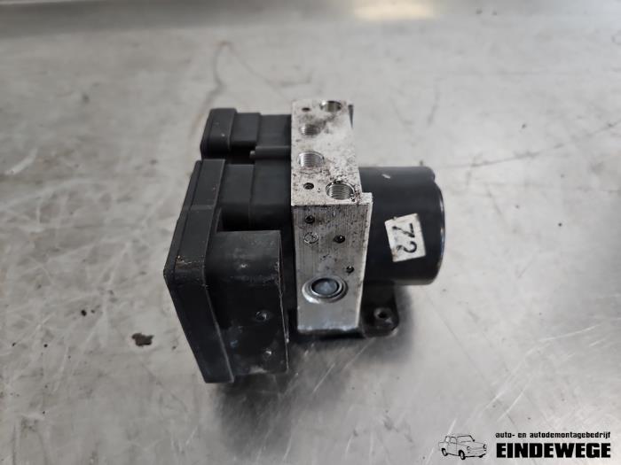Usagé Bloc ABS Ford Fiesta 6 (JA8) 1.4 TDCi Prix sur demande proposé par Auto- en demontagebedrijf Eindewege