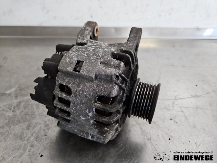 Begagnade Dynamo Renault Twingo II (CN) 1.2 16V Pris på förfrågan erbjuds av Auto- en demontagebedrijf Eindewege