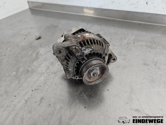 Usagé Dynamo Toyota Starlet (EP9) 1.3,XLi,GLi 16V Prix € 40,00 Règlement à la marge proposé par Auto- en demontagebedrijf Eindewege