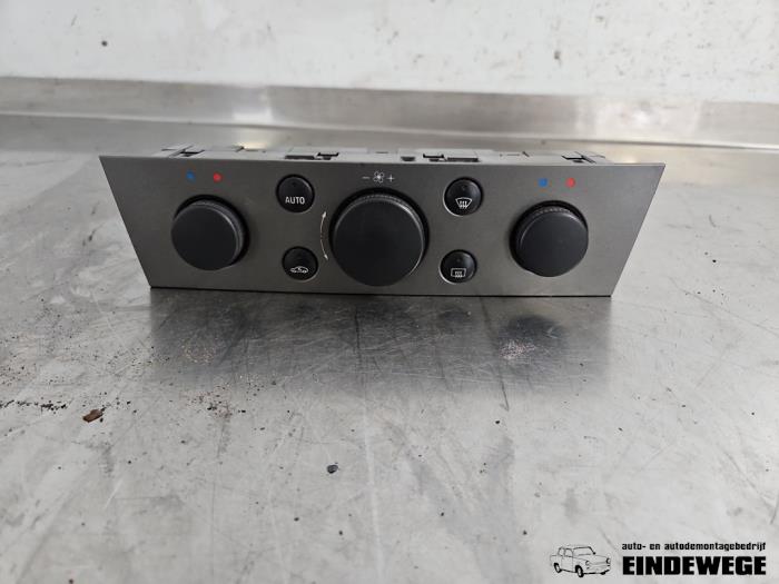Begagnade Värmekontrollpanel Opel Vectra C Caravan 1.8 16V Pris € 35,00 Marginaltabell erbjuds av Auto- en demontagebedrijf Eindewege