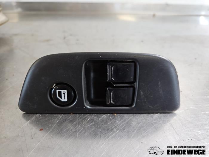 Usados Interruptor combinado de ventanillas Subaru G3X Justy 1.3 16V AWD Precio de solicitud ofrecido por Auto- en demontagebedrijf Eindewege