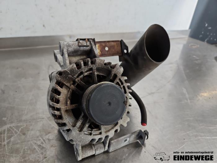 Begagnade Dynamo Ford Mondeo III 1.8 16V Pris € 35,00 Marginaltabell erbjuds av Auto- en demontagebedrijf Eindewege