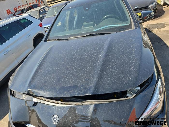 Używane Maska Mercedes CLA (117.3) 1.6 CLA-180 16V Cena € 210,00 Procedura marży oferowane przez Auto- en demontagebedrijf Eindewege