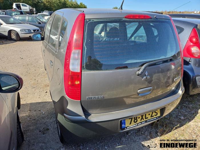 Begagnade Baklucka Mitsubishi Colt (Z2/Z3) 1.3 16V Pris på förfrågan erbjuds av Auto- en demontagebedrijf Eindewege