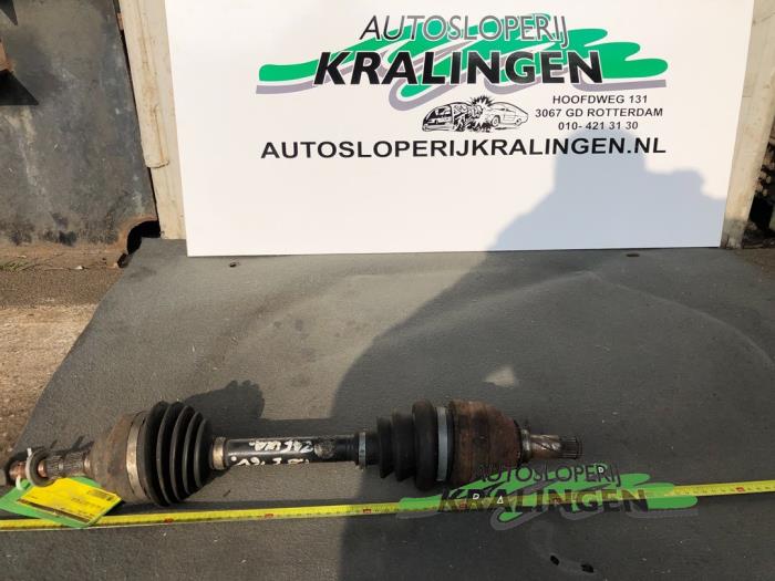 Front drive shaft, left from a Opel Zafira