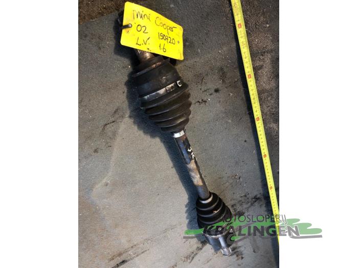 Front drive shaft, left from a MINI Mini One/Cooper (R50) 1.6 16V Cooper 2002
