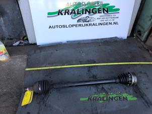 Usagé Cardan droit (transmission) Volkswagen Golf IV (1J1) 1.9 TDI 100 Prix € 50,00 Règlement à la marge proposé par Autosloperij Kralingen B.V.