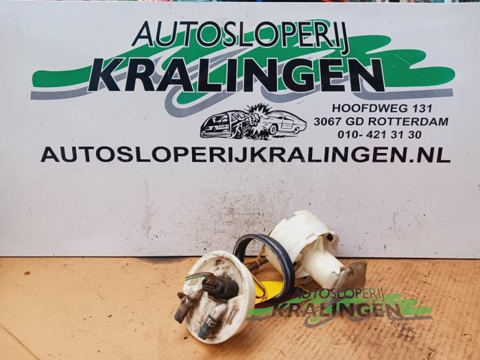 Begagnade Bensinpump Volkswagen Passat (3B2) 1.6 Pris € 34,99 Marginaltabell erbjuds av Autosloperij Kralingen B.V.