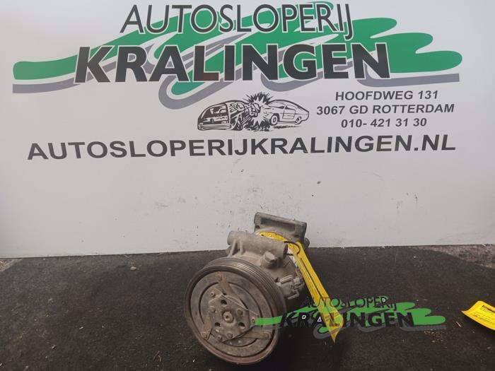 Usagé Pompe clim Renault Megane II (BM/CM) 1.6 16V Autom. Prix € 29,98 Règlement à la marge proposé par Autosloperij Kralingen B.V.