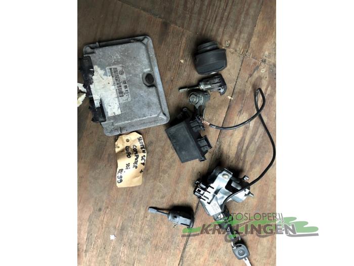 Gebrauchte Schlossset Volkswagen Lupo (6X1) 1.7 SDi 60 Preis € 100,00 Margenregelung angeboten von Autosloperij Kralingen B.V.