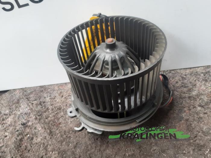 Heating and ventilation fan motor from a Citroën C2 (JM) 1.4 2008
