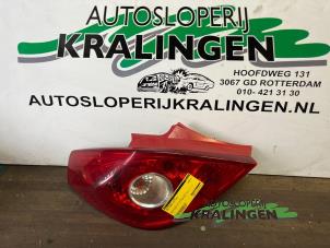 Usagé Feu arrière gauche Opel Corsa D 1.3 CDTi 16V Ecotec Prix € 50,00 Règlement à la marge proposé par Autosloperij Kralingen B.V.