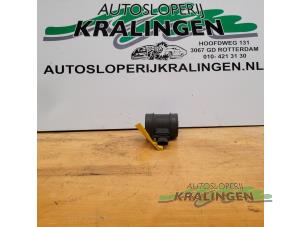 Gebrauchte Luftmassenmesser Opel Corsa D 1.3 CDTi 16V Ecotec Preis € 25,00 Margenregelung angeboten von Autosloperij Kralingen B.V.