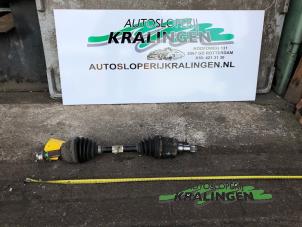 Usagé Arbre de transmission avant gauche Opel Corsa D 1.3 CDTi 16V Ecotec Prix € 50,00 Règlement à la marge proposé par Autosloperij Kralingen B.V.