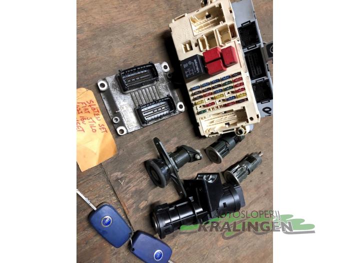 Gebrauchte Schlossset Fiat Stilo (192A/B) 1.2 16V 5-Drs. Preis € 150,00 Margenregelung angeboten von Autosloperij Kralingen B.V.