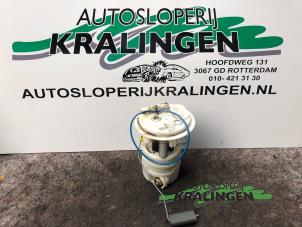 Usados Bomba de gasolina Peugeot 407 SW (6E) 1.8 16V Precio € 50,00 Norma de margen ofrecido por Autosloperij Kralingen B.V.