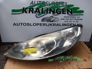 Begagnade Strålkastare, vänster Peugeot 407 SW (6E) 1.8 16V Pris € 49,99 Marginaltabell erbjuds av Autosloperij Kralingen B.V.