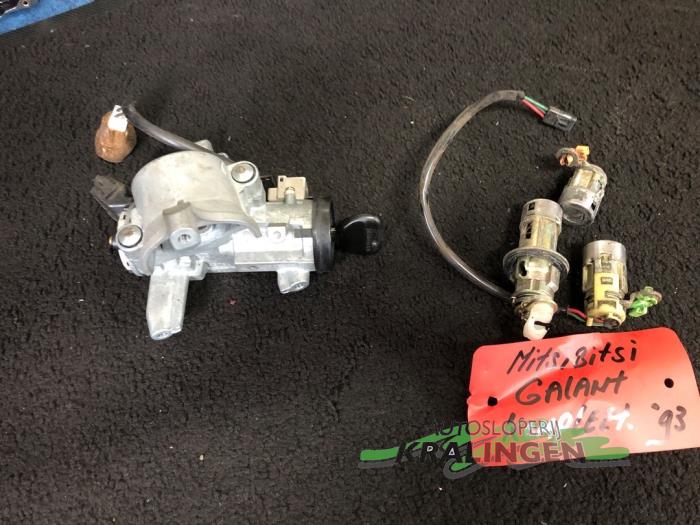 Gebrauchte Schlossset Mitsubishi Galant (E5/E6E/E7/E8) 2.0 GLi,GLSi 16V Preis € 75,00 Margenregelung angeboten von Autosloperij Kralingen B.V.