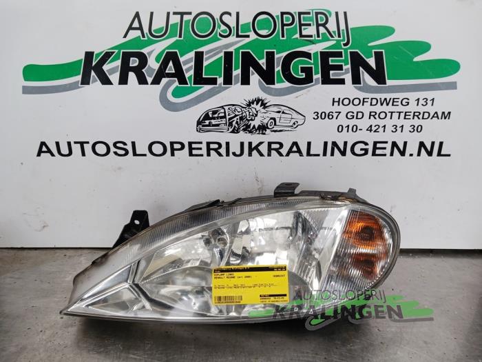Używane Reflektor lewy Renault Megane (BA) 1.6 16V Cena € 24,99 Procedura marży oferowane przez Autosloperij Kralingen B.V.
