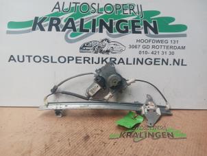 Usados Mecanismo de ventanilla de 4 puertas derecha delante Nissan Almera (N16) 1.5 16V Precio € 50,00 Norma de margen ofrecido por Autosloperij Kralingen B.V.