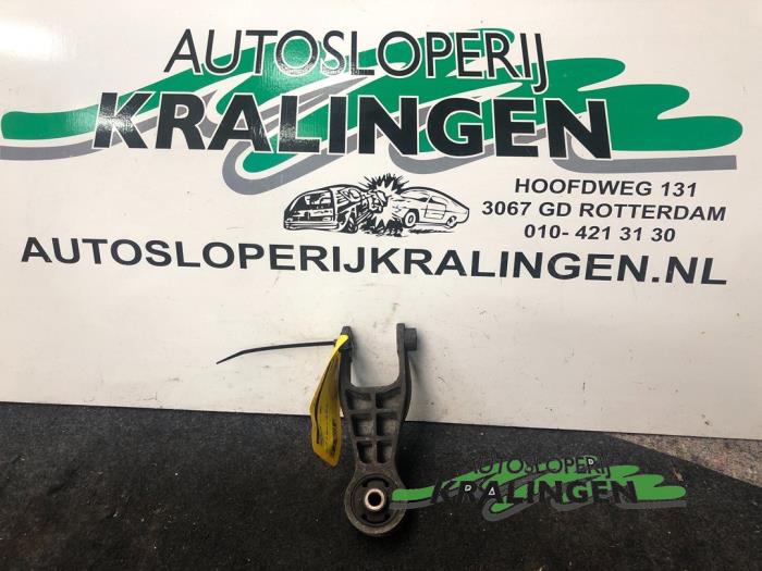 Used Engine mount Opel Corsa C (F08/68) 1.7 DI 16V Price € 25,00 Margin scheme offered by Autosloperij Kralingen B.V.