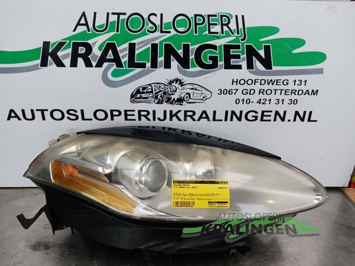 Używane Reflektor prawy Fiat Bravo (198A) 1.9 JTD 16V Multijet 150 Cena € 35,00 Procedura marży oferowane przez Autosloperij Kralingen B.V.