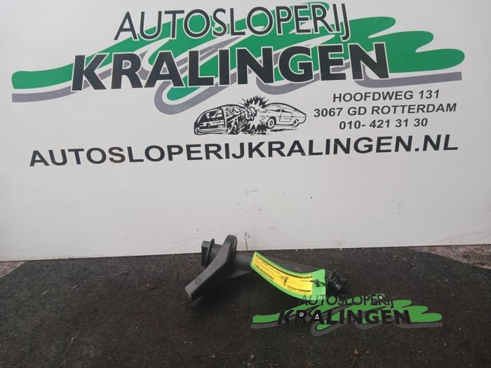 Gebrauchte Öl Füllrohr Ford Transit 2.2 TDCi 16V Preis € 25,00 Margenregelung angeboten von Autosloperij Kralingen B.V.