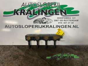 Używane Zestaw cewek zaplonowych Opel Zafira (F75) 1.6 16V Cena € 50,00 Procedura marży oferowane przez Autosloperij Kralingen B.V.