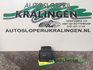 Usagé Aerateur tableau de bord Volkswagen Golf V (1K1) 2.0 FSI 16V Prix € 25,00 Règlement à la marge proposé par Autosloperij Kralingen B.V.